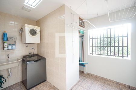 Casa à venda com 250m², 3 quartos e 3 vagasÁrea de serviço