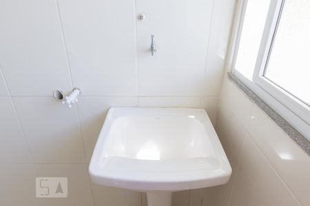 Apartamento para alugar com 65m², 2 quartos e 1 vagaÁrea de Serviço