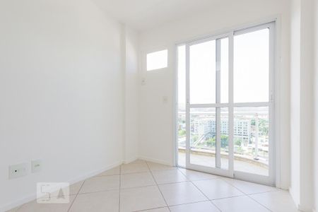 Quarto 1 de apartamento para alugar com 2 quartos, 65m² em Taquara, Rio de Janeiro