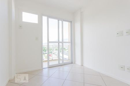 Quarto 1 de apartamento para alugar com 2 quartos, 65m² em Taquara, Rio de Janeiro