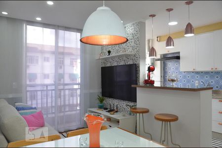 Sala de apartamento para alugar com 2 quartos, 48m² em Irajá, Rio de Janeiro