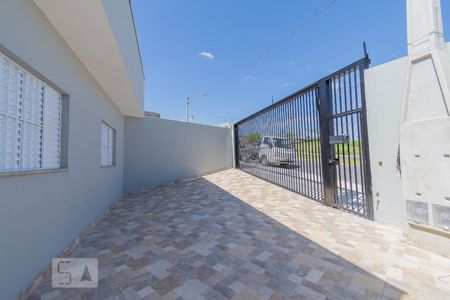 Casa de condomínio à venda com 55m², 2 quartos e 1 vagaQuintal