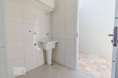Casa de condomínio à venda com 55m², 2 quartos e 1 vagaÁrea de Serviço
