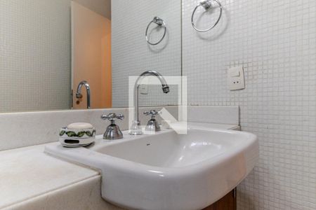 Apartamento à venda com 172m², 3 quartos e 1 vagaBanheiro da Suíte