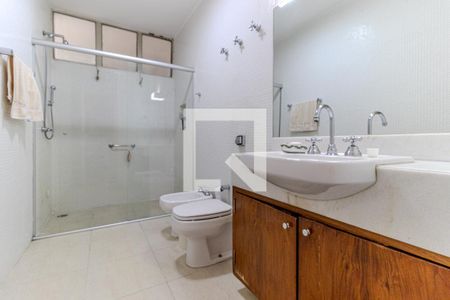 Apartamento à venda com 172m², 3 quartos e 1 vagaBanheiro da Suíte