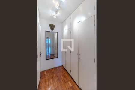 Apartamento à venda com 172m², 3 quartos e 1 vagaCloset da Suíte