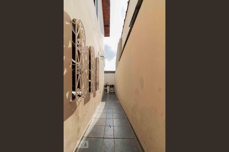 Casa à venda com 152m², 3 quartos e 2 vagasÁrea Externa - Corredor Lateral