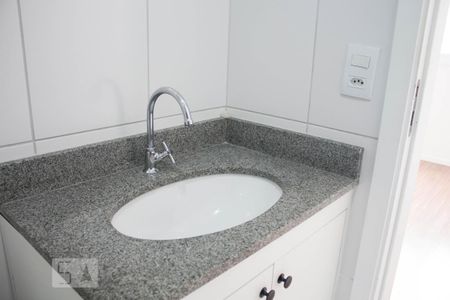 Banheiro de apartamento para alugar com 1 quarto, 35m² em Brás, São Paulo