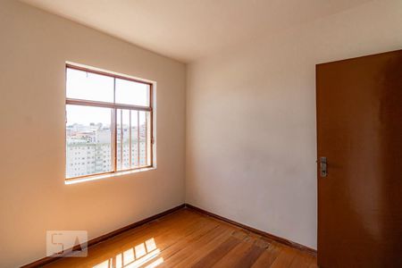 Quarto de apartamento à venda com 2 quartos, 60m² em Floresta, Belo Horizonte