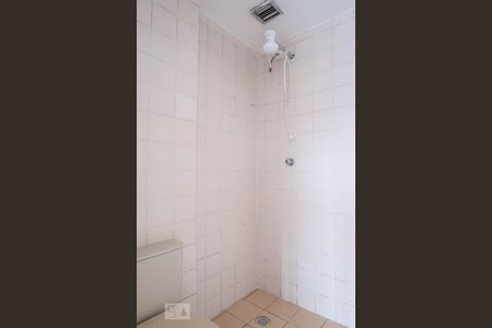 Banheiro de kitnet/studio para alugar com 1 quarto, 32m² em Lauzane Paulista, São Paulo