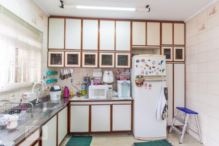 Casa à venda com 160m², 4 quartos e 6 vagas Casa à venda com 160m², 4 quartos e 6 vagasCozinha