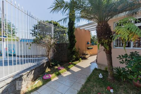 Casa à venda com 160m², 4 quartos e 6 vagas Casa à venda com 160m², 4 quartos e 6 vagasJardim