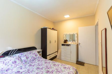 Casa à venda com 160m², 4 quartos e 6 vagas Casa à venda com 160m², 4 quartos e 6 vagasQuarto 2