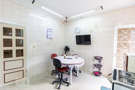 Casa à venda com 160m², 4 quartos e 6 vagas Casa à venda com 160m², 4 quartos e 6 vagasCozinha