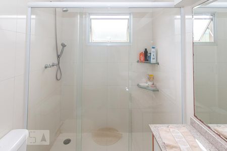 Apartamento à venda com 129m², 3 quartos e 2 vagas Apartamento à venda com 129m², 3 quartos e 2 vagasBanheiro da Suite