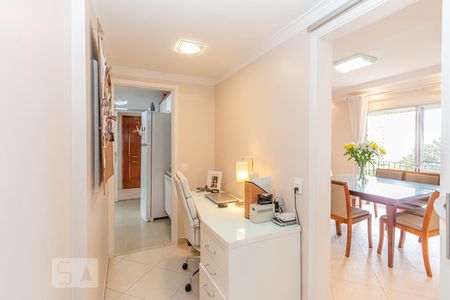 Apartamento à venda com 129m², 3 quartos e 2 vagas Apartamento à venda com 129m², 3 quartos e 2 vagasHome Office