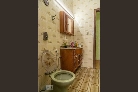 Casa à venda com 153m², 3 quartos e 2 vagas Casa à venda com 153m², 3 quartos e 2 vagasBanheiro