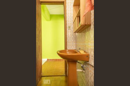 Casa à venda com 153m², 3 quartos e 2 vagas Casa à venda com 153m², 3 quartos e 2 vagasBanheiro