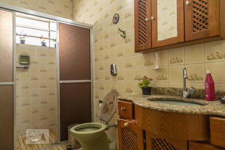 Casa à venda com 153m², 3 quartos e 2 vagas Casa à venda com 153m², 3 quartos e 2 vagasBanheiro