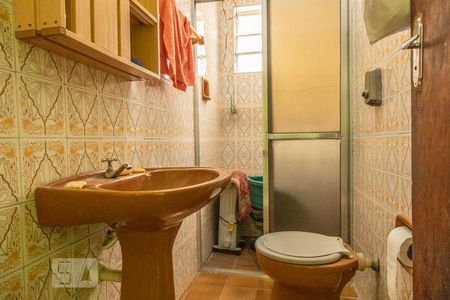 Casa à venda com 153m², 3 quartos e 2 vagas Casa à venda com 153m², 3 quartos e 2 vagasBanheiro