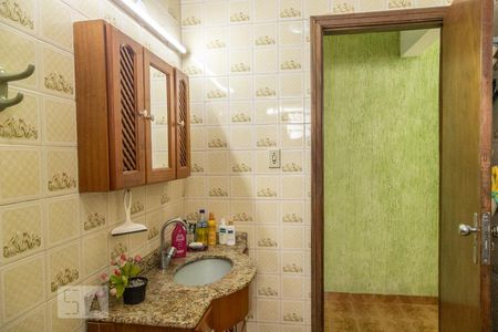 Casa à venda com 153m², 3 quartos e 2 vagas Casa à venda com 153m², 3 quartos e 2 vagasBanheiro