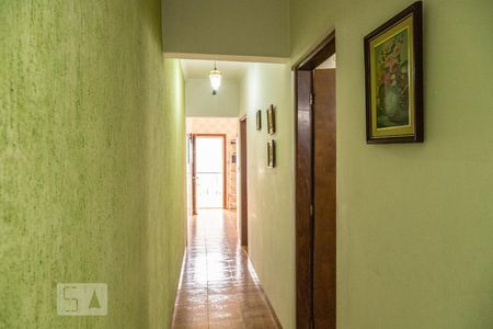 Casa à venda com 153m², 3 quartos e 2 vagas Casa à venda com 153m², 3 quartos e 2 vagasCorredor