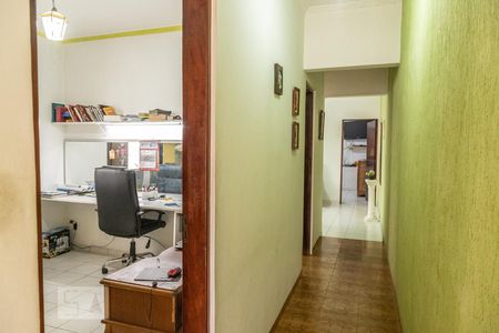 Casa à venda com 153m², 3 quartos e 2 vagas Casa à venda com 153m², 3 quartos e 2 vagasCorredor