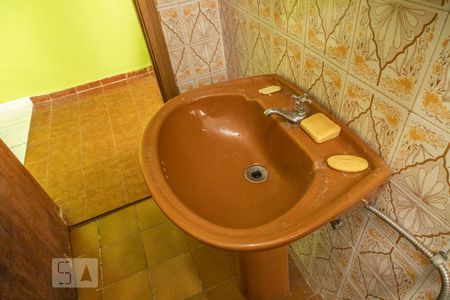 Casa à venda com 153m², 3 quartos e 2 vagas Casa à venda com 153m², 3 quartos e 2 vagasBanheiro