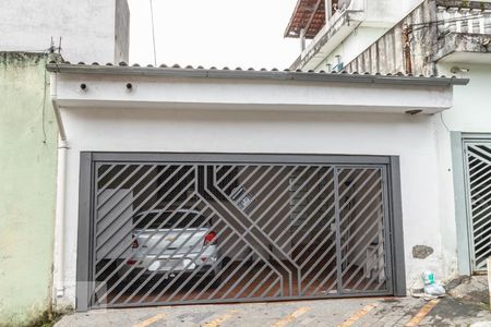 Casa à venda com 153m², 3 quartos e 2 vagas Casa à venda com 153m², 3 quartos e 2 vagasFachada