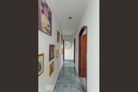 Casa à venda com 200m², 4 quartos e 2 vagasCorredor