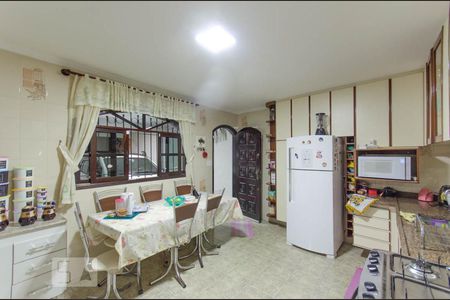 Casa à venda com 200m², 4 quartos e 2 vagasCozinha