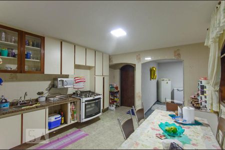 Casa à venda com 200m², 4 quartos e 2 vagasCozinha