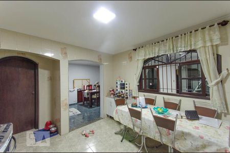 Casa à venda com 200m², 4 quartos e 2 vagasCozinha