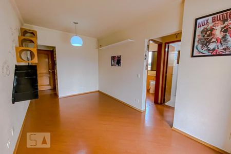 Sala de casa de condomínio para alugar com 2 quartos, 49m² em Vila Bertioga, São Paulo