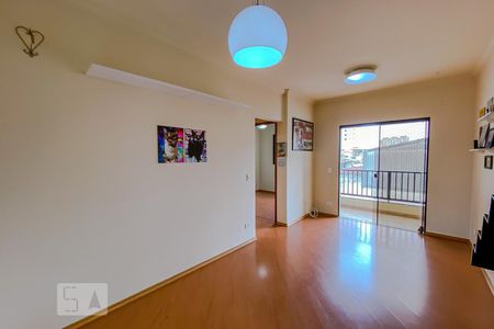 Sala de casa de condomínio para alugar com 2 quartos, 49m² em Vila Bertioga, São Paulo