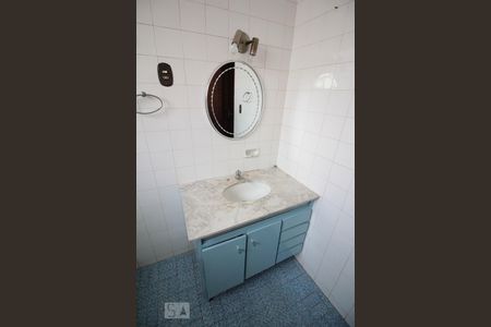 Casa à venda com 165m², 3 quartos e 3 vagasBanheiro