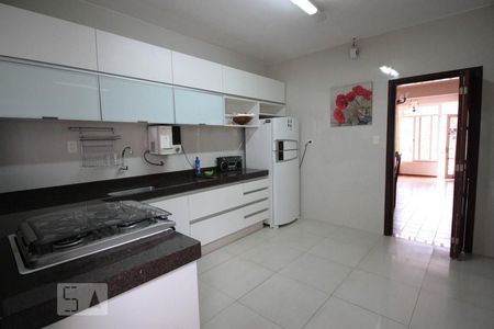 Casa à venda com 165m², 3 quartos e 3 vagasCozinha