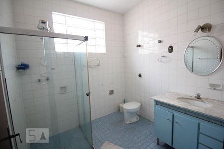 Casa à venda com 165m², 3 quartos e 3 vagasBanheiro