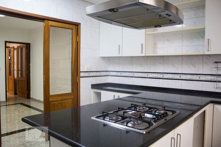 Casa à venda com 300m², 3 quartos e 8 vagasCozinha