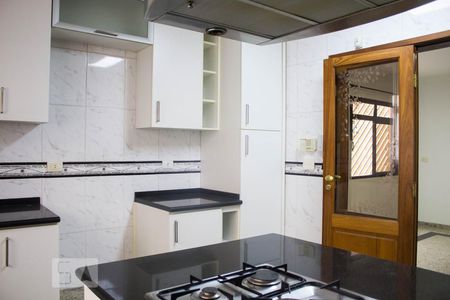 Casa à venda com 300m², 3 quartos e 8 vagasCozinha