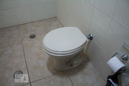 Casa à venda com 300m², 3 quartos e 8 vagasBanheiro 2