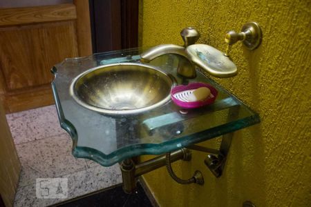 Casa à venda com 300m², 3 quartos e 8 vagasBanheiro 1