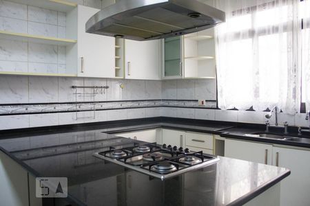 Casa à venda com 300m², 3 quartos e 8 vagasCozinha