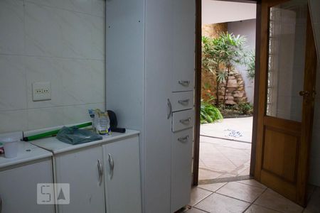 Casa à venda com 300m², 3 quartos e 8 vagasLavanderia