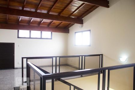 Casa à venda com 300m², 3 quartos e 8 vagasSótão