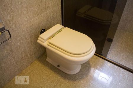 Casa à venda com 300m², 3 quartos e 8 vagasBanheiro da Suíte 3