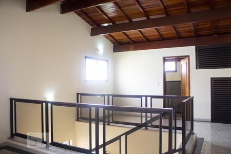 Casa à venda com 300m², 3 quartos e 8 vagasSótão