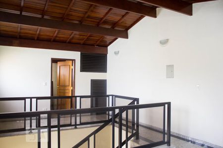 Casa à venda com 300m², 3 quartos e 8 vagasSótão