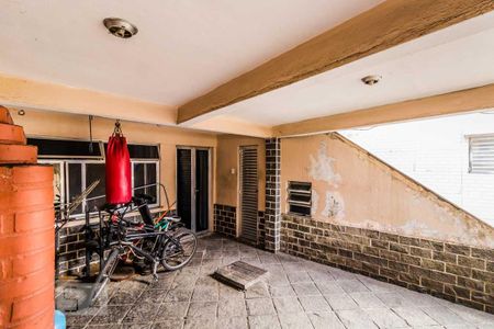 Casa à venda com 250m², 6 quartos e 2 vagasChurrasqueira