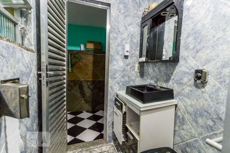 Casa à venda com 250m², 6 quartos e 2 vagasBanheiro